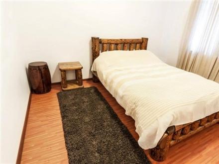 Cazarma Cavalerilor Bed & Breakfast Campulung Exterior photo